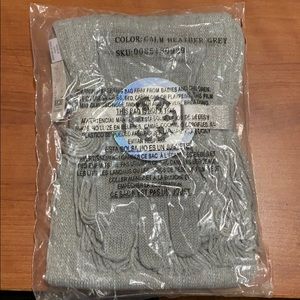 New York and company scarf and glove set